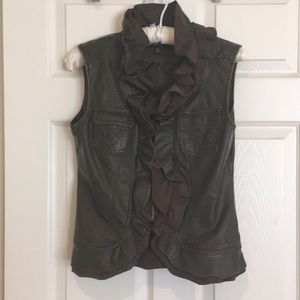 Faux-leather brown vest with ruffle